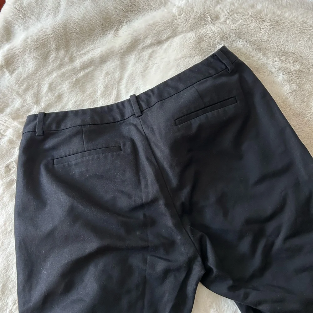 Black Low Rise Capris - Picture 9 of 9